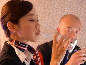 Cái lồn của tiếp viên hàng không China Southern Airlines đen quá, không biết có bao nhiêu người đàn ông đã ngủ với cô ta rồi nhỉ? Nếu bạn biết, hãy cho tôi biết nhé!