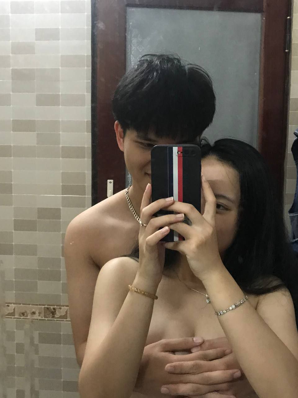 Con trai vụng trộm xxx với em ghệ mới của bố